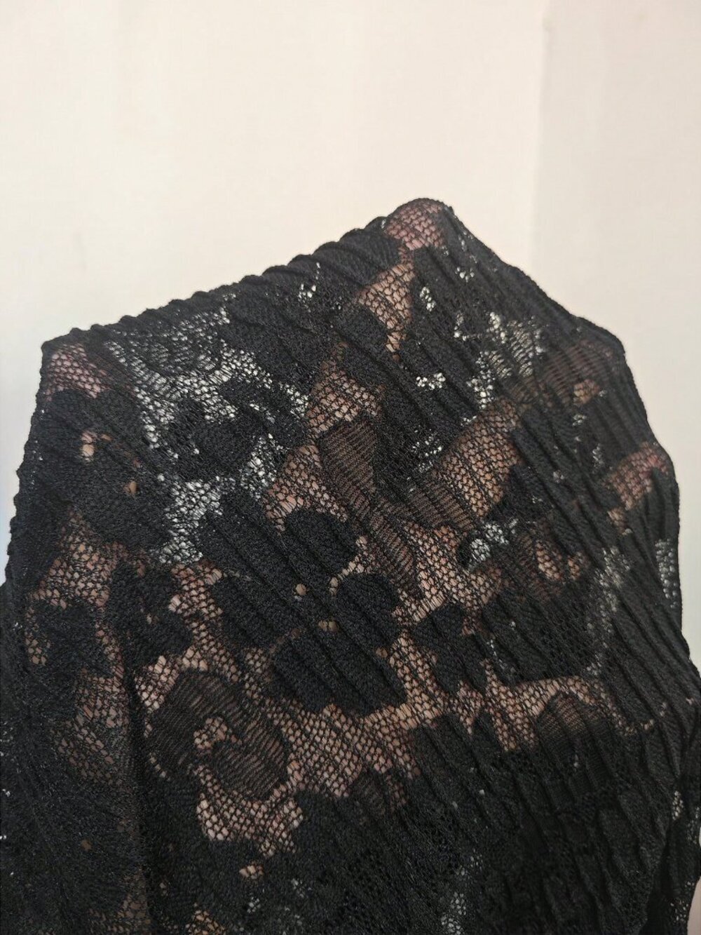 Black Sexy Women's Lace Camisole With Asymmetrical Hemline - Picture 7 of 7